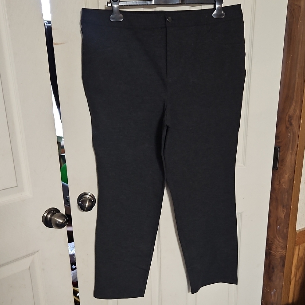 JM COLLECTION GRAY DRESS PANTS: EXCELLENT CONDITION: SIZE 18